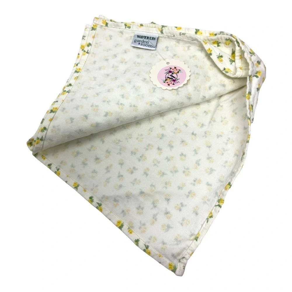 Waverly Garden Room Table Linen Yellow Flowers Lot of 4 (17 x17”)
